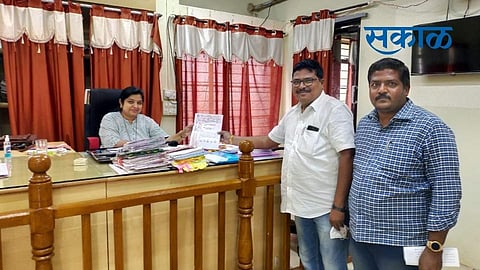 The teachers' committee has demanded that the postal votes of the employees should not be counted separately..jpg