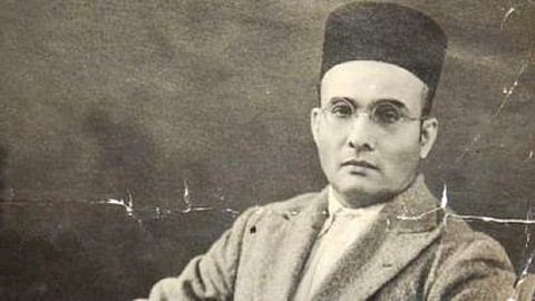 Tribute to Swatantryaveer Savarkar through classical dance on Jayostute song