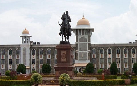 criticizes the sports department of Shivaji University