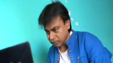 कोरोना बाधितांच्या निधीसाठी कलाशिक्षकाची अशीही धडपड