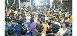 The Chicken Festival broke into the night in kolhapur