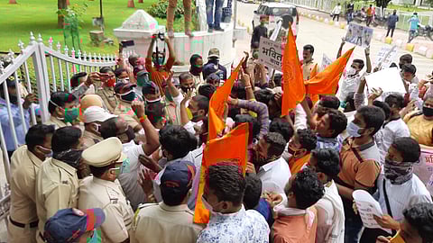 Vidyarthi Parishad Dhadak Morcha
