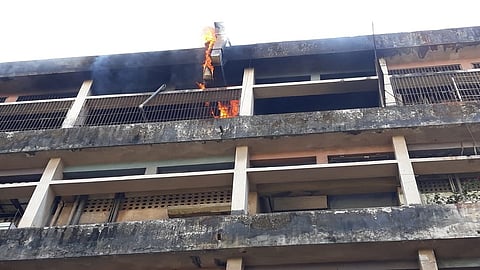 दहिसरमधील कारखान्यास आग