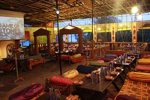 आमचाही बँक बॅलन्स आता झिरोवर, हॉटेल मालकांसह कर्मचाऱ्यांची हृदयद्रावक व्यथा