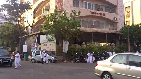 पावन धाम जैन उपाश्रयात 60 खाटांचे कोरोना केअर सेंटर; समाजाने दाखवला आदर्श