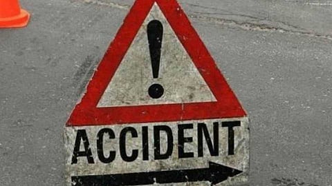 Akola News: Private Travels hit while going to visit brother, both husband and wife killed