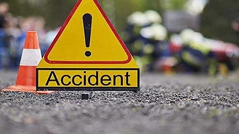 akola news Morning walkers were crushed by an unknown vehicle