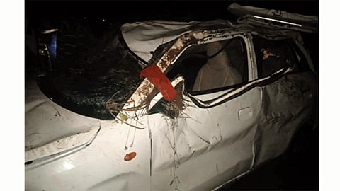 five dead in accident at sangli jhare