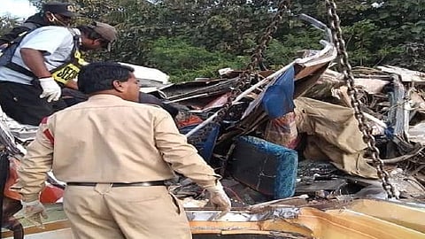 accident in belgium near dharwad 10 women and 1 man dead in belgaum