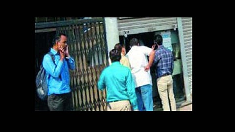 फायनान्स’चे ९ लाख असलेली तिजोरी लंपास