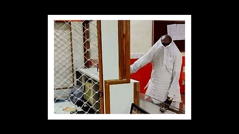 when cashier told no cash without mask photo viral