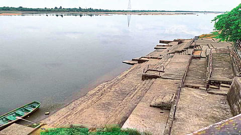 Ancient Wainganga Ghat on the verge of extinction