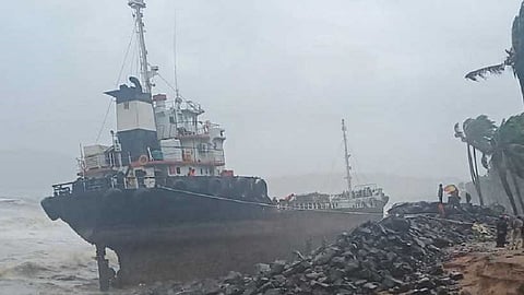 mirya port star boat 60 percent destroyed the organisation take decision boat repaired or not in ratnagiri