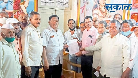 Retired Sugar Workers Will Get Paid In Two Installment Kolhapur Marathi News