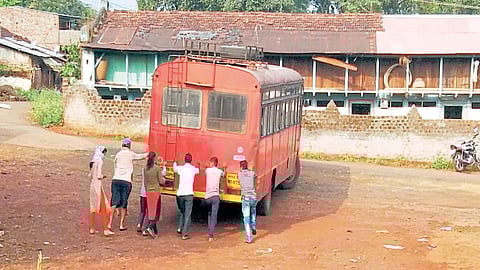 पाटण आगाराच्या ढकल स्टार्ट बसगाड्यांचा प्रवाशांना मनस्ताप