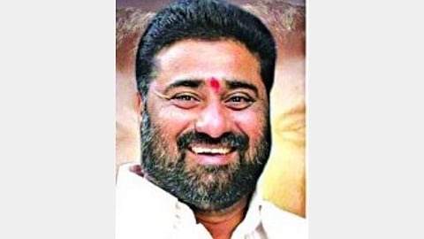 businessman shot himself in the car and committed suicide Nashik Marathi News