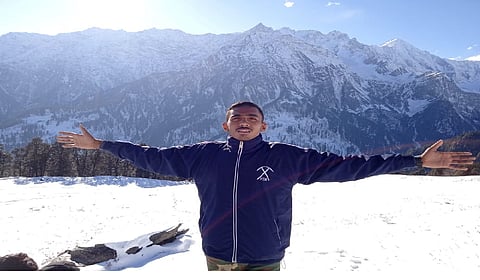 adarsh mashte from gondpipari climbed 4220 meter mountain