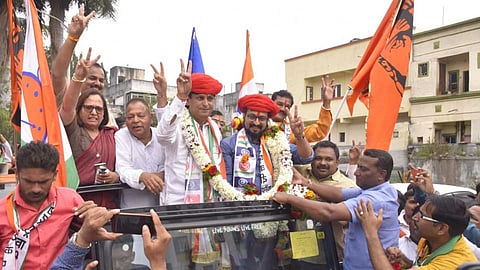 MP Dr. Amol kolhe rally Got overwhelming response to support Chetan Tupe