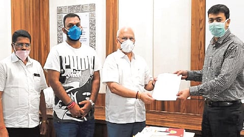 Provide immediate cash subsidy to farmers through panchnama