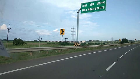 #Coronavirus : तो पुण्याहून आला चालत अन् मग...