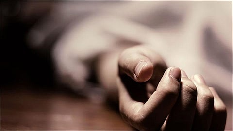 Caught With A Married Woman Man Jumped From 5th Floor at delhi