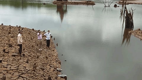 Twenty four hour watch on the dams in ratnagiri