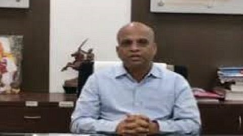 Collector Daulat Desai warning private hospitals if the patient refuses Let's file a crime