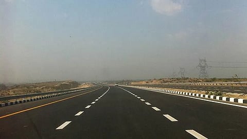 delhi mumbai expressway work progress nitin gadkari tweet