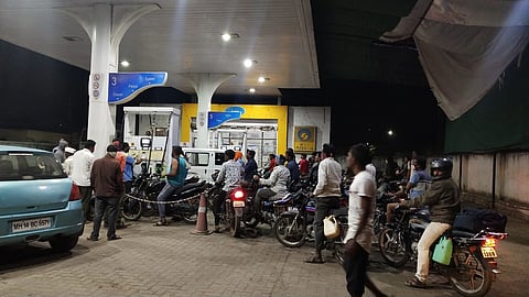 नागरिकांना पेट्राेल, डिझेल मिळणार नाही; काेणाला मिळणार वाचा सविस्तर