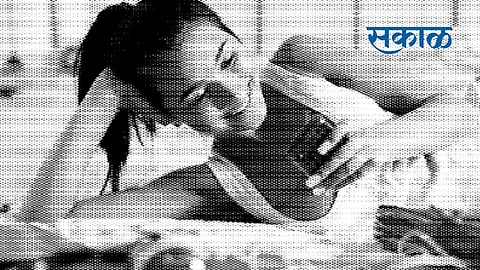 फेसबुकवरील मैत्रिणीने गंडवून करवून घेतले नसते चाळे; नंतर सुरु झाले खंडणीसाठी फोन