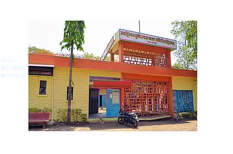 Tea, Snacks, Meals Closed To Directors At Gadhinglaj Market Committee Kolhapur Marathi News