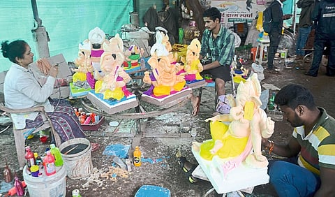Mandal's Ganesh Idol Leaves Gadhinglaj For Belgaum Kolhapur Marathi News