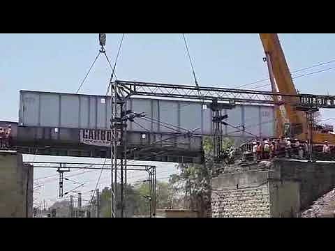 शिवाजीनगर रेल्वेपुलाच्या डिझाईनवरून काम रखडले