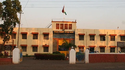 kalamba jail superintendent sharad shelke immediately transfer to yerwada jail from kolhapur today