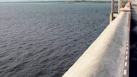 जायकवाडीतून विसर्ग वाढवला