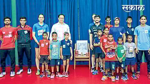 केंद्रीय क्रीडा मंत्री किरण रिजिजू यांच्यासोबत ‘इंडिया खेलेगा’ अकादमीचे खेळाडू आणि प्रशिक्षक