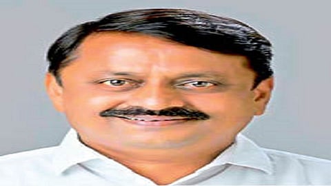 Congress candidate to Jayant Ajgaonkar