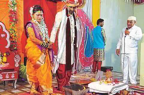 Look at what the bride and groom did, the eighth round of the wedding