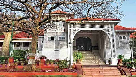 महाविकासआघाडीचे नेतेमंडळी राजभवनावर दाखल; सरकार स्थापनेचा करणार दावा