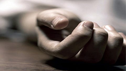 working in IT company pune one man attend suicide in his flat yesterday in lanja ratnagiri