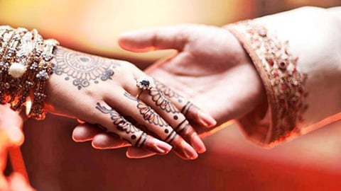 कौमार्य चाचणी यापुढे लैंगिक अत्याचार