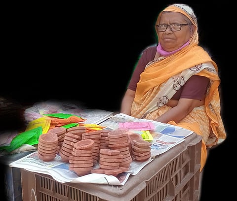 Najma bhabhi's life is the light of decline