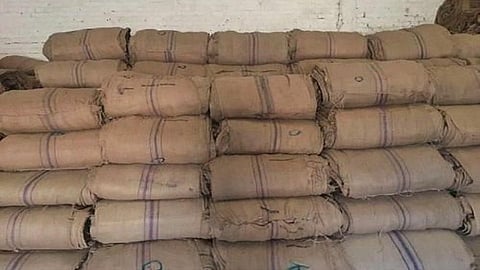 selling of rice crops are stopped due to lack of sacks