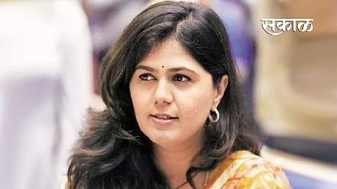 pankaja munde on pooja chavan