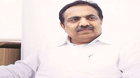 jayant patil on visit navkhed sangli and photo shoot with child rudra jangam in sangli