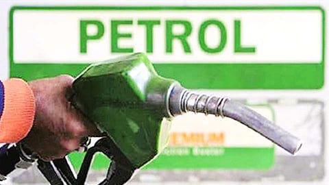 आधीच कडकी त्यात इंधन दरवाढीने भरतीय धडकी; सलग बाराव्या दिवशी इंधन दरवाढ