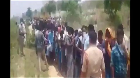 long queue out side in liquor shop at chittor video viral