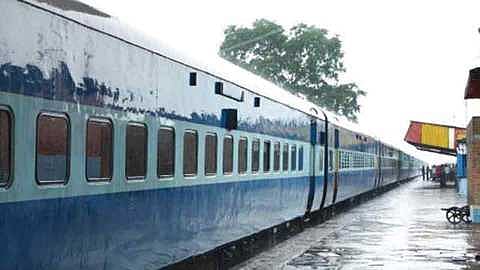 Akola Marathi News- Three more special trains in passenger service from today