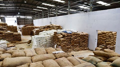 yavatmal police raid on private warehouse