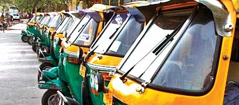 Corona effect : Waiting for the rickshaw meter to "down"